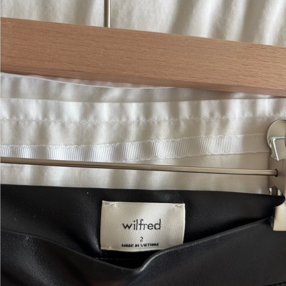 NWT Wilfred Black A-Line Leather Skirt - Picture 4 of 4